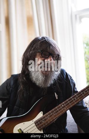 Budgie's Burke Shelley, fotografiert in Cardiff, Wales, 16. März 2020. Stockfoto