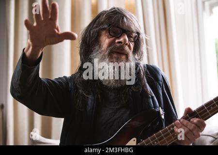 Budgie's Burke Shelley, fotografiert in Cardiff, Wales, 16. März 2020. Stockfoto