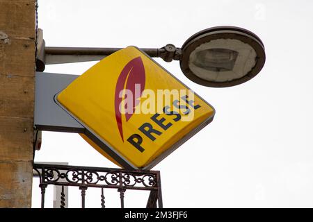 Bordeaux , Aquitaine France - 10 30 2022 : Presse french Shop Schild Federmarke und Logo Text auf Fassadenpresse Shop Stockfoto