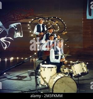 Musik für Sie, Show-Sendereihe, Deutschland 1963 - 1965, Regie: Heinz Liesendahl, Folge vom 24. März 1965, Mitwirkende: britische Merseybeat-Band „The Swinging Blue Jeans“ Stockfoto