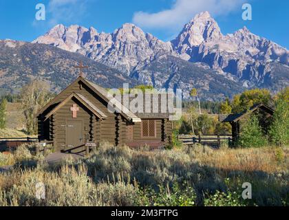 Außenansicht der Chapel of the Transfiguration im Grand Teton National Park in der Nähe von Moose, Wyoming Stockfoto