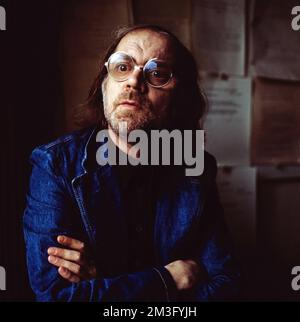 Hanns Dieter Hüsch, deutscher Kabarettist, Liedermacher und Schriftsteller, Portrait, Deutschland, Ungefähr 1975. Hanns Dieter Hüsch, deutscher Kabarettkünstler, Songwriter und Autor, Porträt, Deutschland, Etwa 1975. Stockfoto