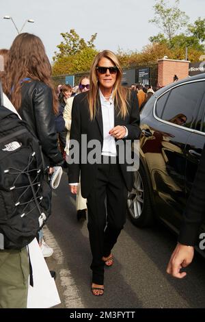 MAILAND, ITALIEN - 23. SEPTEMBER 2022: Anna dello Russo before Tods Fashion Week Street Style Stockfoto