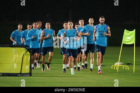 Argentinien während einer Schulung auf dem Qatar University Training Site 3 in Doha, Katar. Foto: Donnerstag, 15. Dezember 2022. Stockfoto