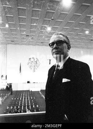 Die Bundesversammlung wählte den neuen Bundespräsidenten Gustav Heinemann (SPD) in der dritten Wahlrunde am 5. März 1969 in Berlin, der CDU Stockfoto