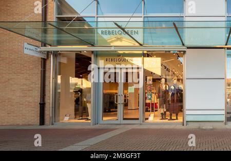 Mondovì, Cuneo, Italien - 07. Dezember 2022: Rebellenkönigin von Liu Jo Bekleidungsgeschäft im Outlet-Dorf Mondovicino Stockfoto