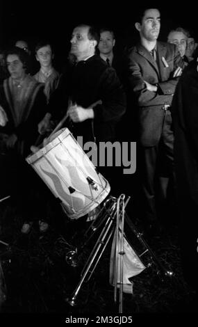 Im Stil und Geist der Hitlerjugend (HJ) und der sogenannten Heimattreue Jugend trafen sich alte und Neonazis im Teutoburger Wald, begleitet von Stockfoto