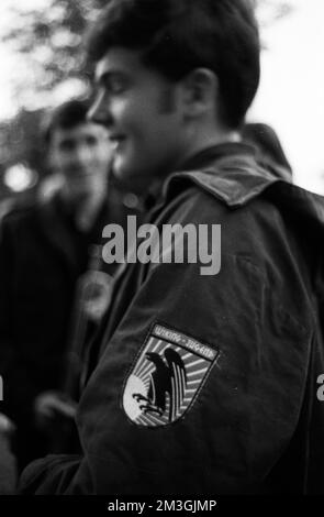 Im Stil und Geist der Hitlerjugend (HJ) und der sogenannten Heimattreue Jugend trafen sich alte und Neonazis im Teutoburger Wald, begleitet von Stockfoto
