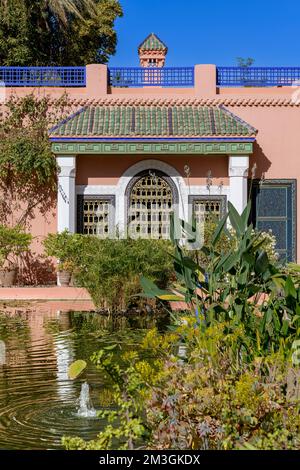 Villa Oasis - Heimat von Yves Saint Laurent und Pierre Berge, jetzt für die Öffentlichkeit geöffnet. Neben Jardin Majorelle - The Blue Garden, ebenfalls im Besitz von YSL. Stockfoto