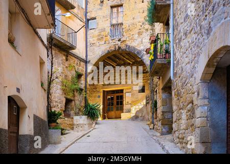 Blick auf das historische Zentrum von Horta de Sant Joan, Katalonien, Spanien. Stockfoto