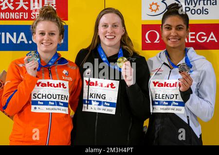 Melbourne, Australien. 15.. Dezember 2022. Tes Schouten of the Netherlands, Silver, Lilly King of United States of America, Gold, Anna Elendt of Germany, Bronze, die Medaillen nach dem Wettkampf im Breaststroke Women Final 100m während der FINA Swimming Short Course World Championships im Melbourne Sports and Aquatic Centre in Melbourne, Australien, Dezember 15., 2022. Foto Giorgio Scala/Deepbluemedia/Insidefoto Credit: Insidefoto di andrea staccioli/Alamy Live News Stockfoto