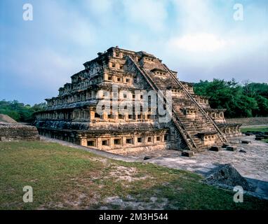 El Tajín, Papantla, Veracruz, Mexiko. Pyramide der Nischen Stockfoto