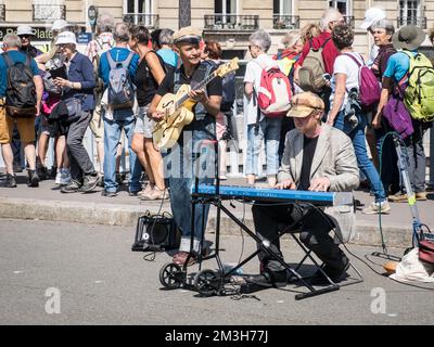 Straßenmusiker in Paris, Frankreich Stockfoto