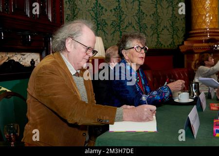 Prue Leith & Craig Brown; Oldie Literary Lunch 13-12-22; The Liberal Club; Stockfoto