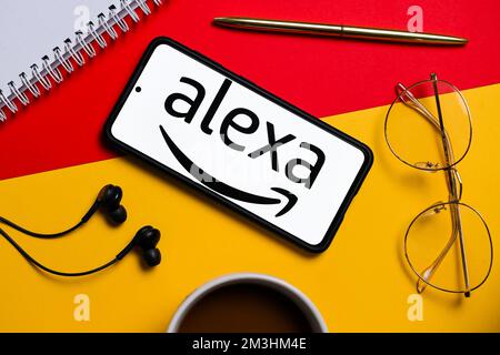 In dieser Abbildung wird ein Amazon Alexa-Logo auf einem Smartphone angezeigt. (Foto: Mateusz Slodkowski / SOPA Images/Sipa USA) Stockfoto