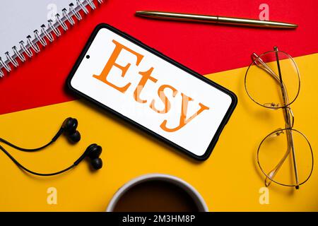 Polen. 10.. Dezember 2022. In dieser Abbildung wird ein Etsy-Logo auf einem Smartphone angezeigt. (Foto: Mateusz Slodkowski/SOPA Images/Sipa USA) Guthaben: SIPA USA/Alamy Live News Stockfoto