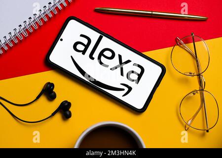 Polen. 10.. Dezember 2022. In dieser Abbildung wird ein Amazon Alexa-Logo auf einem Smartphone angezeigt. (Kreditbild: © Mateusz Slodkowski/SOPA Images via ZUMA Press Wire) Stockfoto