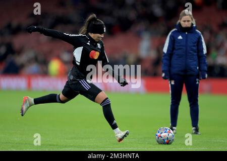 Lyons Selma Bacha ist dem Spiel der UEFA Women's Champions League Gruppe C im Emirates Stadium in London voraus. Foto: Donnerstag, 15. Dezember 2022. Stockfoto