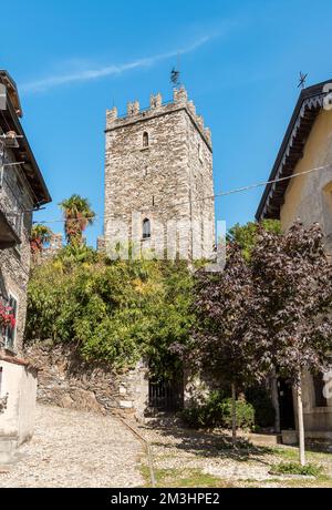 Das mittelalterliche Schloss Rezzonico befindet sich in Rezzonico, einem Dorf San Siro am Comer See, Lombardei, Italien Stockfoto