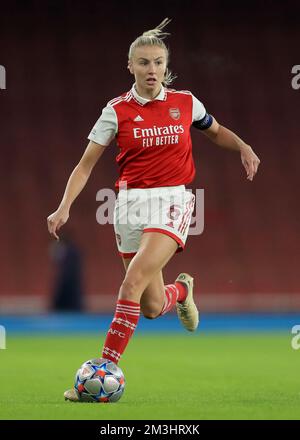 Arsenals Leah Williamson im Emirates Stadium, London, während des Spiels der UEFA Women's Champions League Group C in Aktion. Foto: Donnerstag, 15. Dezember 2022. Stockfoto