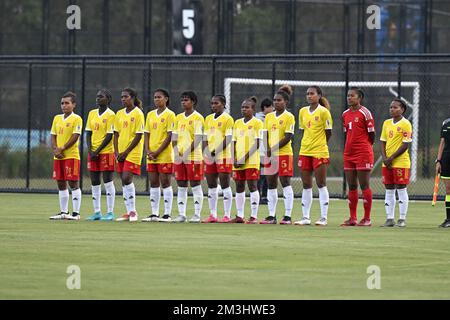 Sydney, Australien. 15.. Dezember 2022. Die Frauen-Fußballmannschaft Papua-Neuguinea wurde bei der Eröffnung des freundlichen Spiels im Western Sydney Wanderers Football Park gesehen. (Endstand Philippinen 9:0 Papua-Neuguinea). Kredit: SOPA Images Limited/Alamy Live News Stockfoto