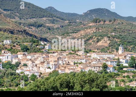 Die spanische Stadt Pinos del Valle im Lecrin-Tal in Andalusien, Spanien Stockfoto