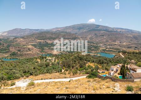 Blick auf den Beznar-See im Lecrin-Tal in Andalusien, Spanien Stockfoto