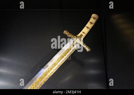 Antikes osmanisches Schwert aus der Waffensammlung im Topkapi-Palast von Istanbul. Stockfoto