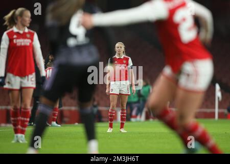 London, Großbritannien. 15.. Dezember 2022. Leah Williamson von Arsenal Women während des Womens Champions League-Spiels zwischen Arsenal Women und Lyon Fminines am 15. Dezember 2022 im Emirates Stadium in London, England. Foto: Joshua Smith. Nur redaktionelle Verwendung, Lizenz für kommerzielle Verwendung erforderlich. Keine Verwendung bei Wetten, Spielen oder Veröffentlichungen von Clubs/Ligen/Spielern. Kredit: UK Sports Pics Ltd/Alamy Live News Stockfoto