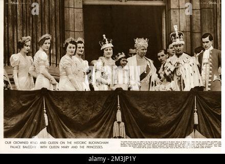 Unser gekrönter König und Königin im historischen Buckingham Palace Stockfoto