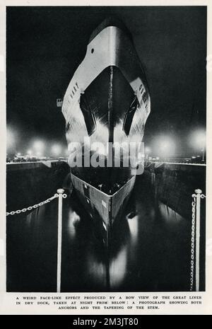 R.M.S. 'Queen Mary' im Trockendock, Southampton, April 1936 Stockfoto