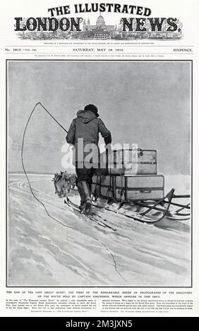 Einer der Mitglieder von Roald Amundsens Antarktis-Expedition von 1910-12, der auf dem Weg zum Südpol neben seinem Schlitten Ski fährt. Ein Team von Hunden kann vor dem Mann gesehen werden, wie sie den Schlitten ziehen. Stockfoto