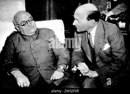 Clement Attlee und General Jose Miaja, Madrid, 1937. Stockfoto