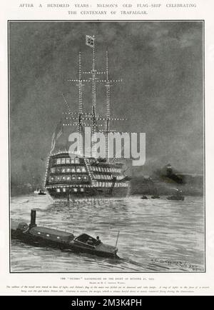 Das H.M.S. Victory, Nelsons Flaggschiff bei der Schlacht von Trafalgar 1805, wird hundert Jahre später am 21. Oktober 1905 beleuchtet, um den hundertjährigen Sieg der britischen Marine zu feiern. Stockfoto