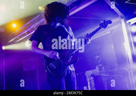 Mailand, Italien. 15.. Dezember 2022. Anthony Sonetti von Badflower tritt live im Circolo Magnolia in Mailand auf. (Foto: Mairo Cinquetti/SOPA Images/Sipa USA) Guthaben: SIPA USA/Alamy Live News Stockfoto