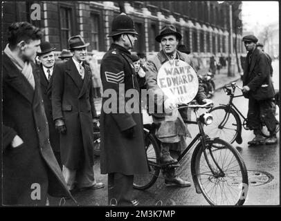 Eine Szene in der Downing Street während der Abdankungskrise Stockfoto