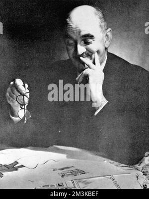 David Low (1891-1963), in Neuseeland geborener britischer politischer Karikaturist. Zeichentrickfilme für den Star und dann Beaverbrooks Abendstandard. Schöpfer von Colonel Blimp und vielen berühmten Karikaturen aus dem Zweiten Weltkrieg, darunter „We're behind You Winston“. Datum: 1956 Stockfoto