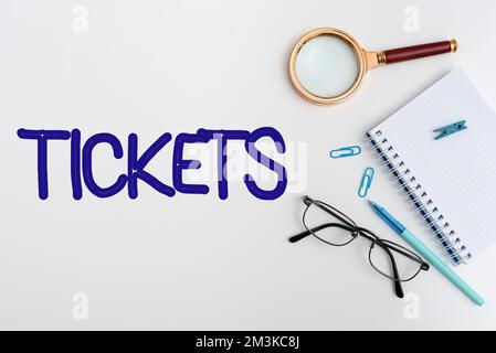 Konzeptausstellung Tickets, Word geschrieben auf Kleinpapier, gekauft, um Zugang zu Service oder Show zu bieten Stockfoto