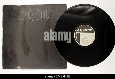 Australische Classic-Rockband, ACDC-Musikalbum auf Vinyl-Schallplatte. Album-Cover mit dem Titel Back in Black Stockfoto