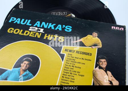 Rock-, Pop- und Jazzkünstler, Paul Anka-Musikalbum auf Schallplatten-LP-Disc. Titel: Paul Ankas 21 Golden Hits Stockfoto