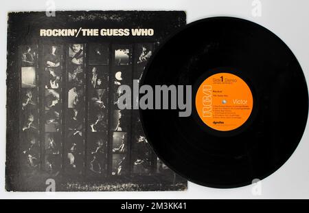 Psychedelischer Rock und Hard Rock Band, The Guess Who Musikalbum auf Vinyl LP Disc. Titel: Rockin' Album Cover Stockfoto