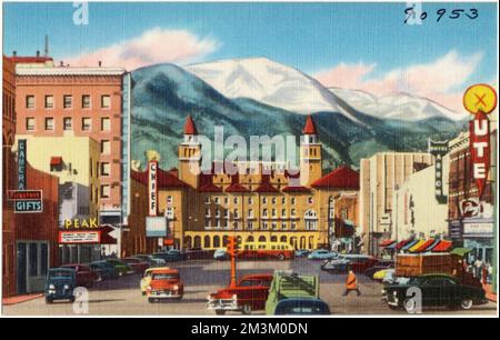 Pikes Peak, alt. 14.100 m Von Pikes Peak Avenue, Colorado Springs, Colorado , Städte und Städte, Berge, Tichnor Brothers Collection, Postkarten der Vereinigten Staaten Stockfoto