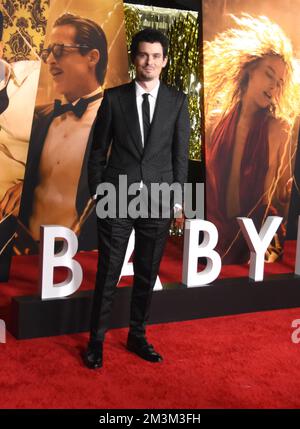 Los Angeles, Kalifornien, USA 15.. Dezember 2022 Regisseur/Schriftstellerin Damien Chazelle nimmt am 15. Dezember 2022 am Academy Museum of Motion Pictures in Los Angeles, Kalifornien, USA, Teil. Foto: Barry King/Alamy Live News Stockfoto