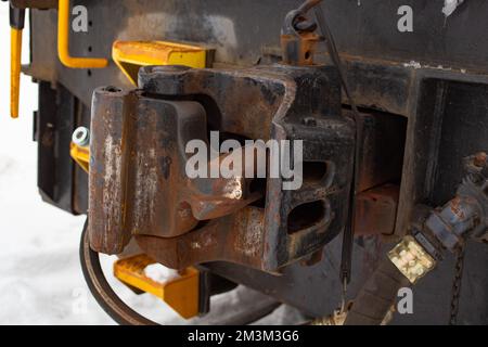 Ein Schnellwechsler auf einem BNSF American Hoist & Derrick Co., Modell 840 DE, 40-50 Tonnen, dieselelektrischer Lokomotivenkran, im Schnee, Troja, Montana. Dieses Modell Stockfoto