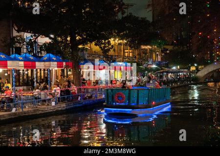 Riverwalk an Weihnachten Stockfoto