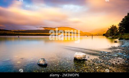 Wunderschöne Morgenszene des Lake Te Anau Stockfoto