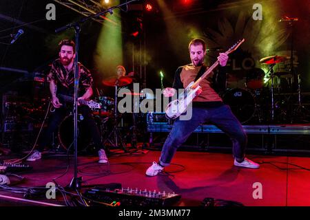 Mailand, Italien. 15.. Dezember 2022. Jack Collins (L) und Jack Underkofler (R) von der Dead Poet Society treten live in Milano im Circolo Magnolia auf (Foto: Mairo Cinquetti/SOPA Images/Sipa USA). Guthaben: SIPA USA/Alamy Live News Stockfoto