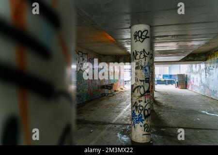 Unterführung im 13.. Arrondissement von Paris. Stockfoto