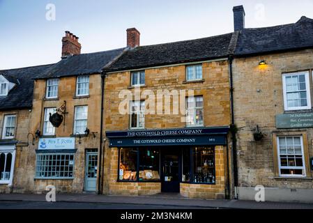 Die Cotswold-Stadt Moreton-in-Marsh, England. Stockfoto