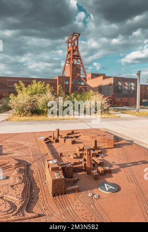 27. Juli 2022, Essen, Deutschland: Aufbau und Modell des Zollvereins - unesco-Gedenkkomplex mit Bergwerken, Kohleverkokung im Industriegebiet Stockfoto